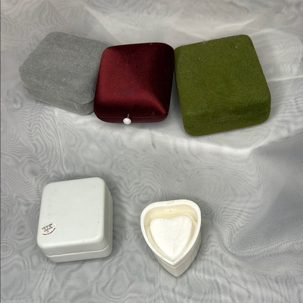 Assorted Jewelry Gift Boxes - Picture 4 of 7